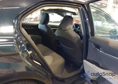 2018 Toyota Camry L из США, поврежденный, VIN 4T1B11HK4JU559753